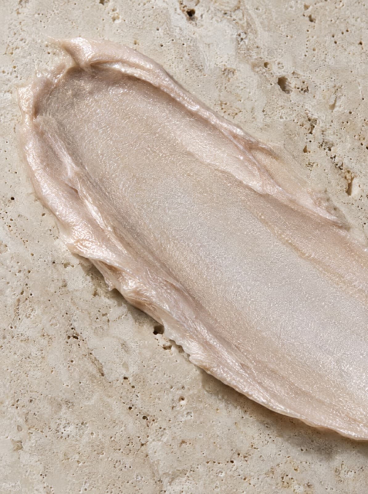 Cream Highlighter Stick in Moonstone, texture swatch