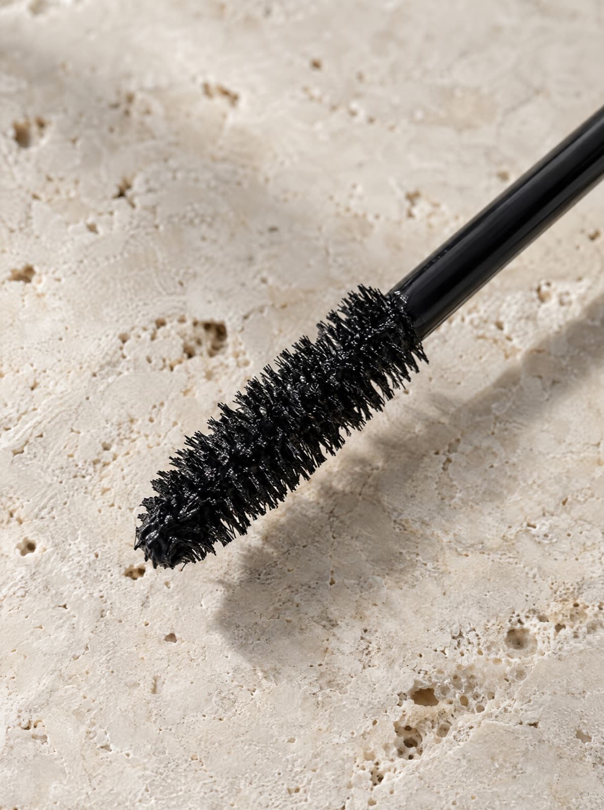 Lengthening Mascara in Soft Black, texture swatch