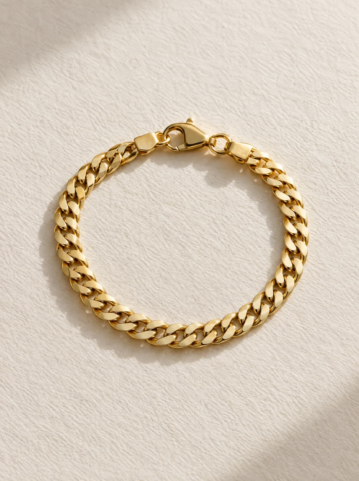 Cleo Curb Bracelet in Gold