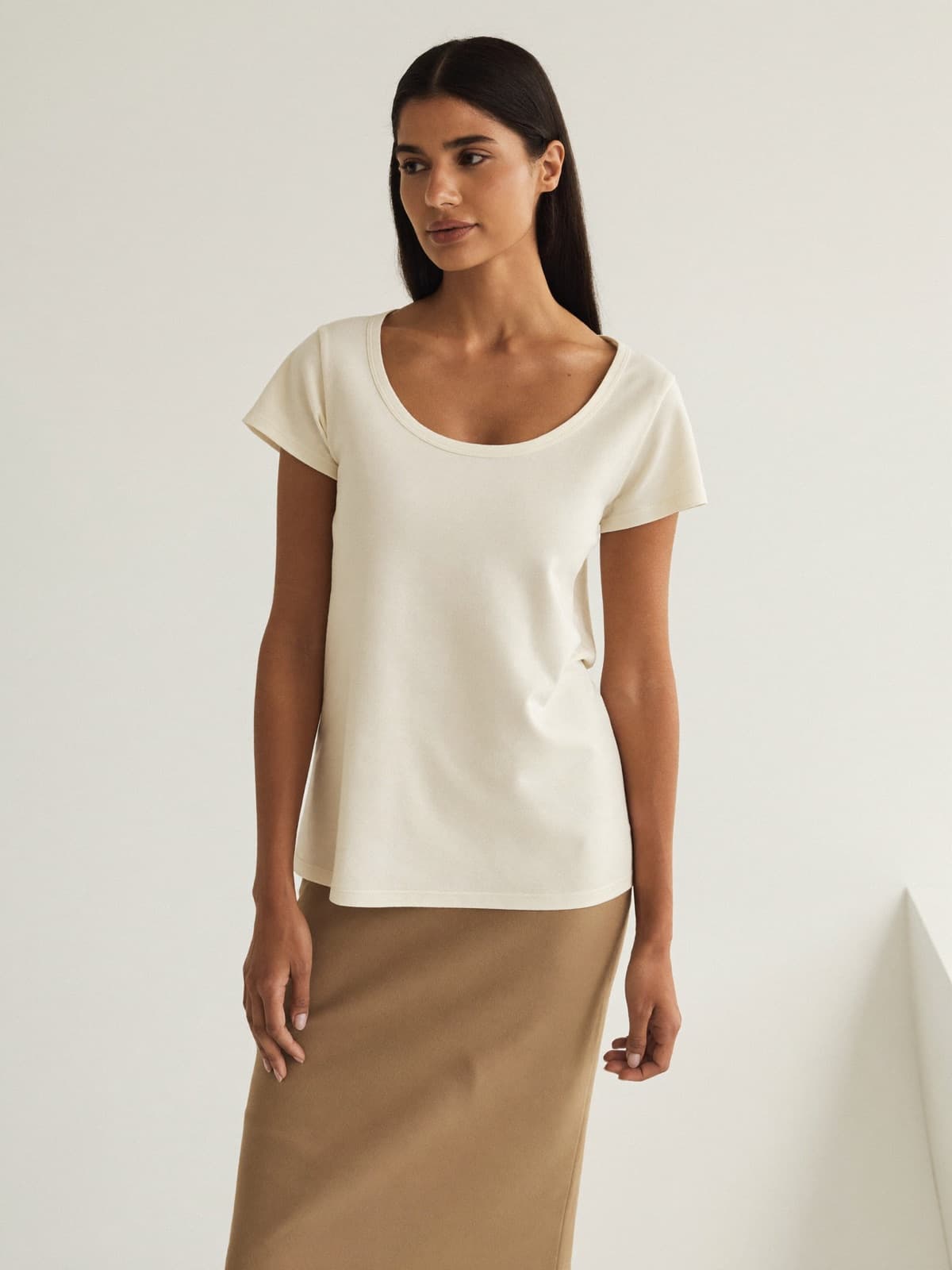Inès Scoop Tee in Ivory, front view