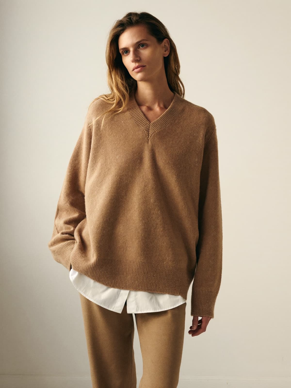 Mila Cashmere V-Neck in Camel, front view